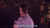最会唱歌的古惑仔，演唱会上女粉丝疯狂送礼物，太追星了吧