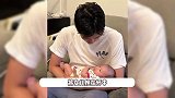 水均益25岁女婿晒带娃照，小宝贝脸肉嘟嘟很可爱，邹阳抱孩子好宠溺