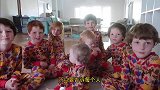 妈妈告诉个孩子自己又怀孕了，孩子们的反应太可爱了