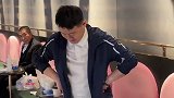 正式发起胳膊肘碰撞挑战赛！胳膊肘碰撞挑战