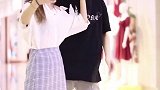 自拍时，男朋友捣乱怎么办