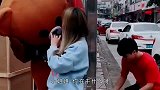 这熊真是欠揍啊！