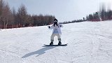 对会滑雪的小姐姐没有抵抗力，太嗨了，最后这是在跳骑马舞吗？