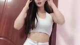 美女皮肤很白，女人独有的味道