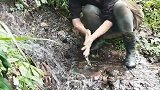 实拍大凉山，姑娘干完活回家，接下来的一幕，有小时候的回忆