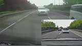快车道上并排行驶，后车不满别新能源车！