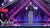 丈夫跳肚皮舞哄媳妇开心