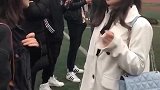这两位小姐姐是不是发生矛盾了，怎么这样说对方