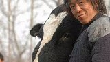 百亿影帝曾在歌厅卖唱7年，客人让他“滚下台”，为杨钰莹伴舞