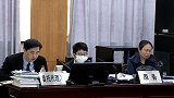 “江歌母亲诉刘鑫案”将择期宣判，回顾案情时江歌母亲表情悲痛