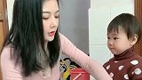 都已经有孩子了还这么贪玩，做你的孩子真是太难了啊！