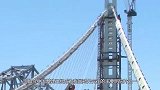 中国人用火箭来建桥，震惊了整个世界，外国人直呼：不可能！