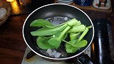 小青菜怎么炒才好吃，简单又好吃的虾仁炒青菜，超级开胃