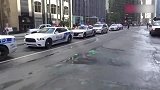 国外警车执行任务，这排场可真不小啊