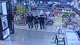 男生踹伤逃跑猥亵男遭刑拘 警方：属故意伤人