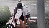 太不听话了，拖鞋有他自己的想法