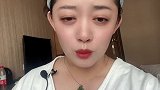 燕子说：“你们要是在北京的任何公园看到一个老头拉一个手工爬犁，上面坐着个老太太，那一定就是我父母”