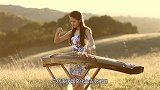 中国女孩在法国“弹古筝”，一演奏直接炸了，老外：这是中国钢琴
