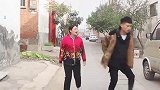 夫妻离婚，婆婆让儿媳留下嫁妆净身出户，女子做法大快人心