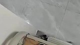 空调离插座有点距离，导致空调无法使用