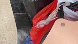 马上快变成腹中之物了，还在这里垂死挣扎
