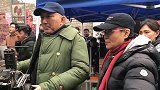 电影《解放了》开机，李少红导演，这会儿韩三平在掌机！