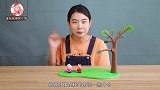 佩奇和苏西搭建树屋，有洋气的阁楼和院子，还有好玩的滑梯和秋千
