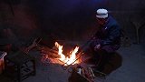 80岁奶奶巧手做大盘猪皮冻，口感劲道爽滑，记住这一点你也会做