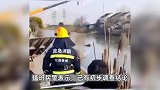 女大学生过年练车撞破围墙，轿车坠入4米深河，一家3人不幸遇难
