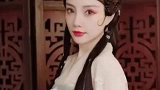李小璐犹抱琵琶半遮面桃花眼吸睛，就像从画中走出来的美人！
