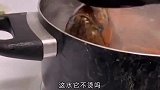 搞笑视频：这锅也太小了，好歹我是只龙虾啊，这死的太憋屈