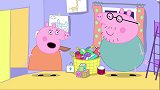 小猪佩奇：猪爸最手工真厉害，一个书架做成了滑梯，还挺好玩的