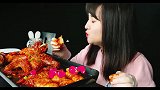香辣虾扇贝章鱼鲍鱼金针菇杏鲍菇，看小姐姐的吃相就感觉垂涎欲滴