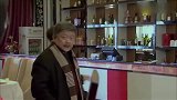 女儿饭店供厨神，亲爹没看出是自己，直呼：你供他能辟邪吗