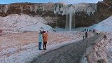 冰原中的瀑布