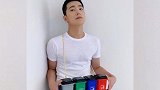 杨洋“垃圾分类包”火了，小表情十分傲娇