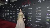 2019芭莎慈善夜：赵丽颖产后亮相，浅笑迷人