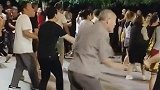 大爷还是你大爷,这舞蹈真是太经典了。