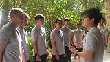 新年快乐 崔康熙领衔申花教练组拜年
