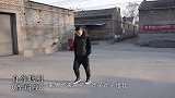 美女摆摊玩游戏合伙坑小伙，结果被小伙识破了