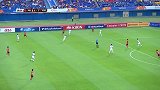 韩国左路进攻渗透禁区 郑承源推射必进球角度太正