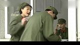 穷父亲到军校看儿子，儿子嫌丢人不认，哪知父亲被老战友认出！