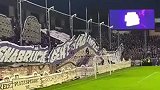活久见！拜仁德国杯对手球迷看台上的过山车TIFO
