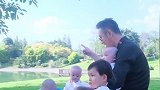 虽然爸爸不能给你们全世界，但爸爸的全世界都给你们～双胞胎 四胞胎 带娃日常