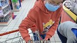 西安11岁女孩一年攒800元零花钱，给高原边防战士买80瓶润肤霜！太暖了～