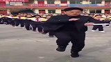 这是我们学校的校长，带领孩子们跳舞，你觉得怎么样