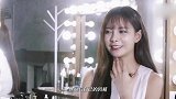 沈梦辰斜挎爱心袖珍斜挎包，一抹红色点燃甜蜜生活