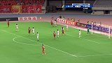 中国足协杯-17赛季-淘汰赛-1/4决赛次回合-第14分钟射门 场地浇水过多影响上港攻势 奥斯卡必进一球却被意外化解-花絮