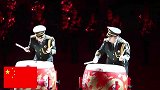 中国解放军的表演轰动英国，这打鼓的气势把外国人给震撼了