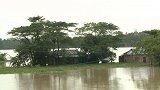 孟加拉国洪灾致200万人被困 印度洪水也持续涌入